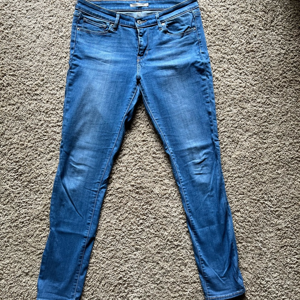 Levi’s 711 Skinny